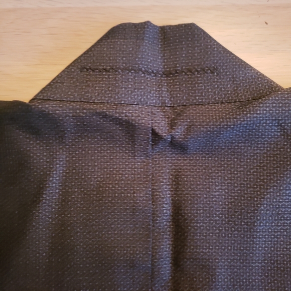 Silk Kimono with Fuji Mountain Details - Picture 4 of 7